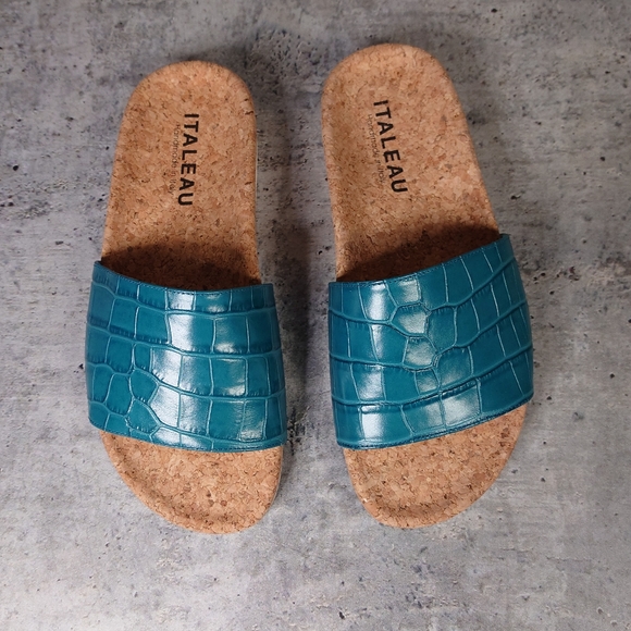 Italeau Teal Leather Sandals